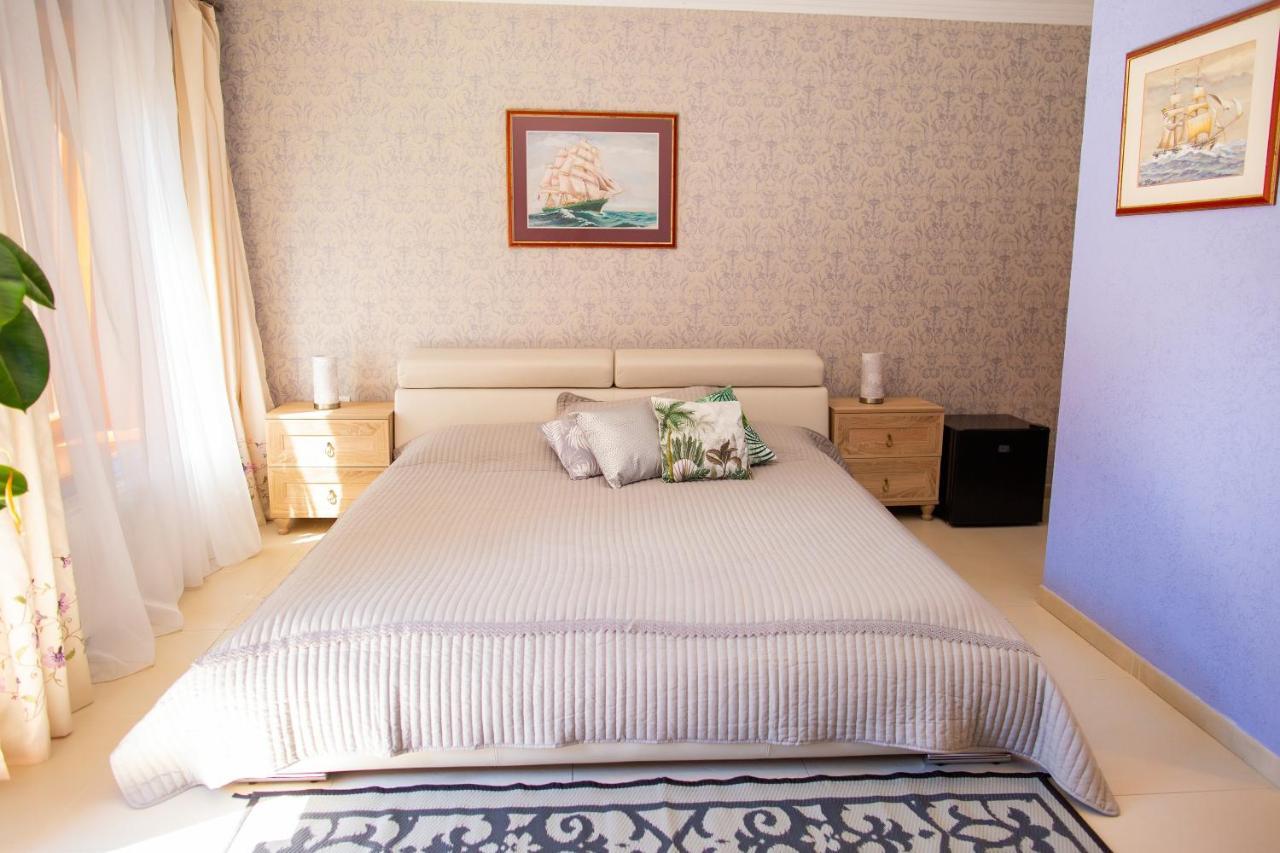 La Conac Aparthotel Арад Екстериор снимка