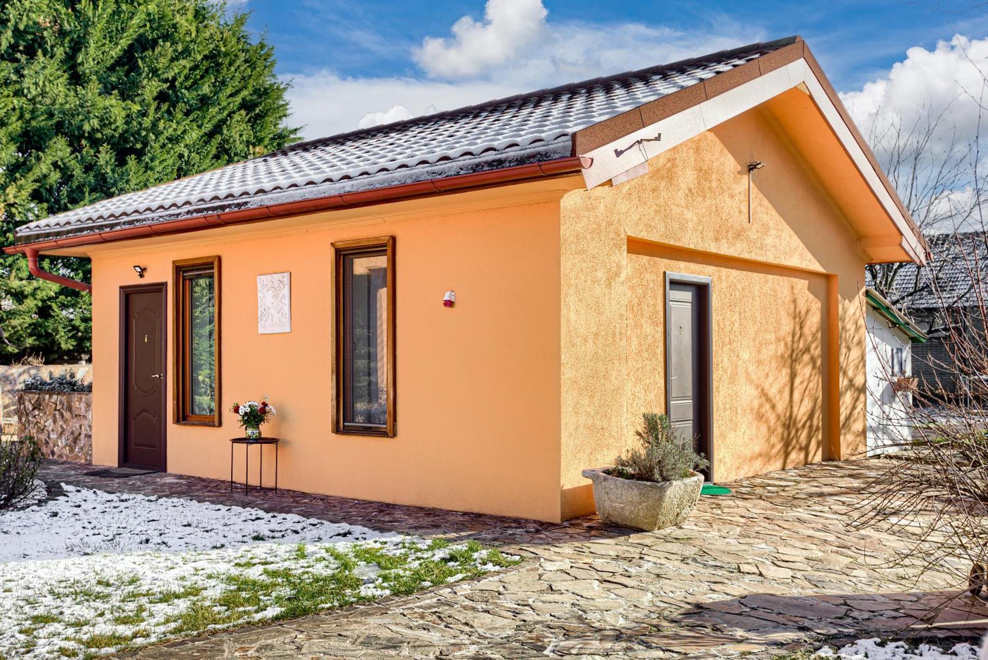 La Conac Aparthotel Арад Екстериор снимка